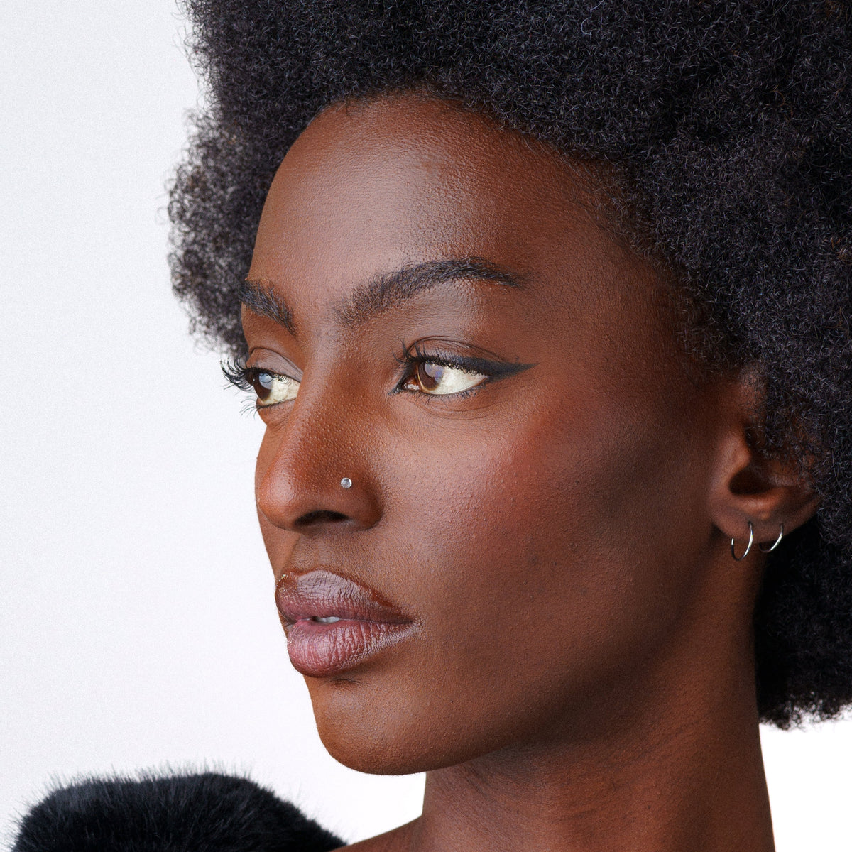 Fake piercings Manon