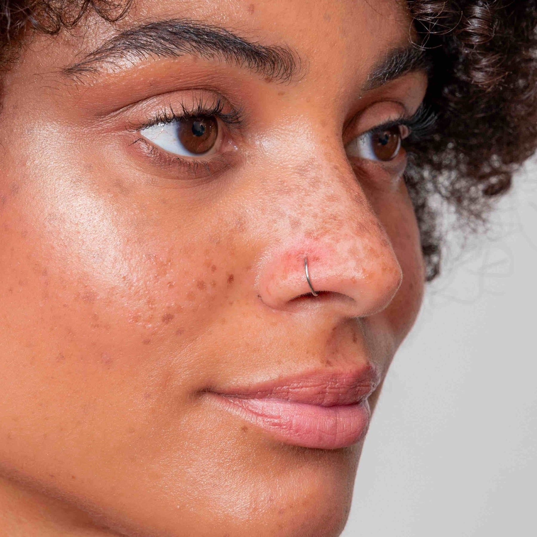 faux piercing au nez