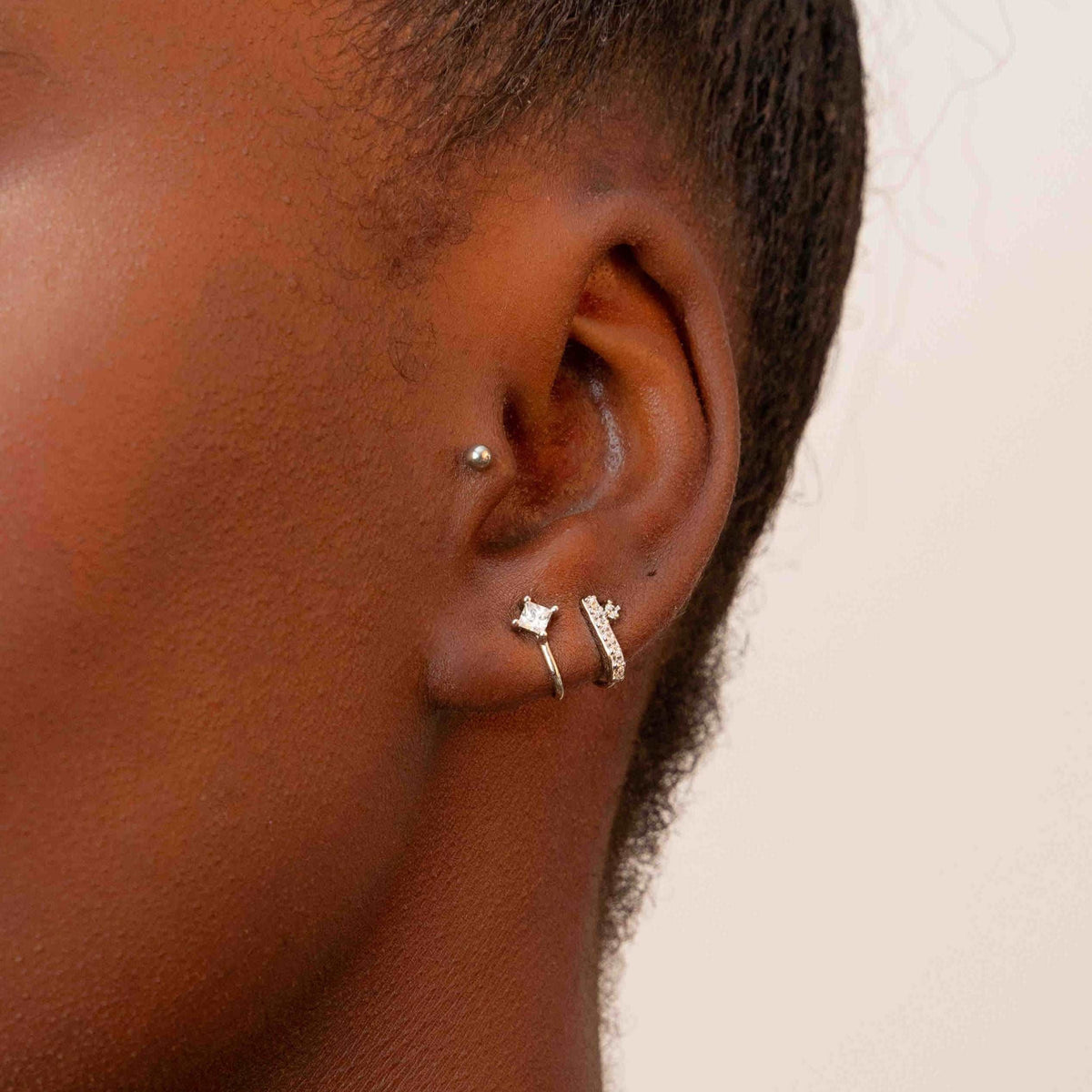 Le faux piercing Paola : oreille et tragus