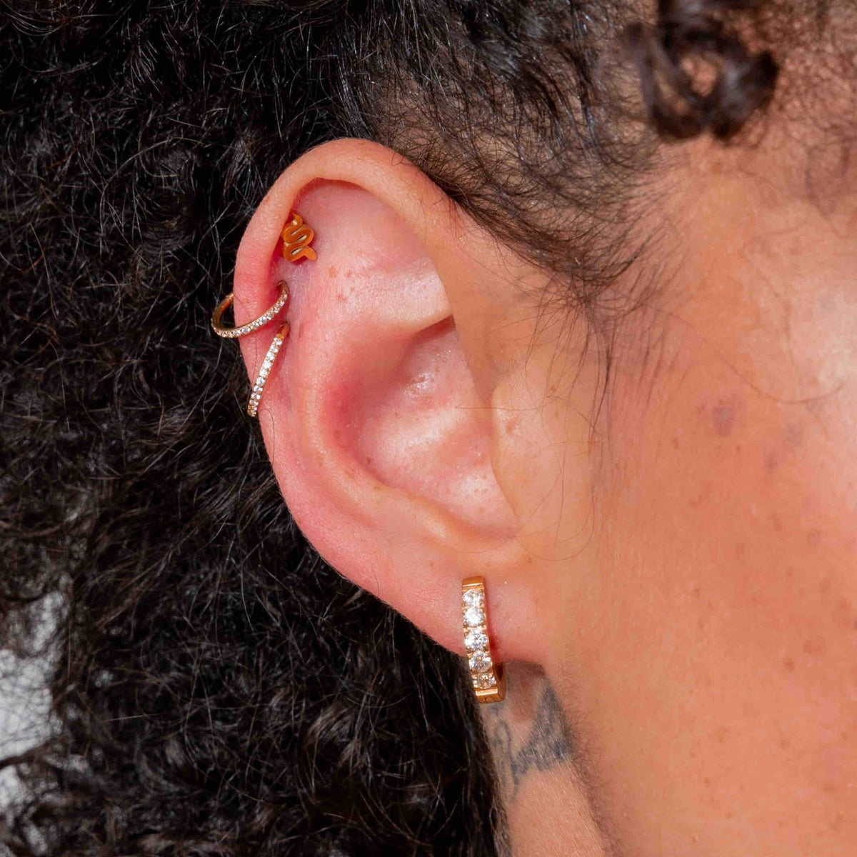 Le piercing Sara - anneau pour l’oreille